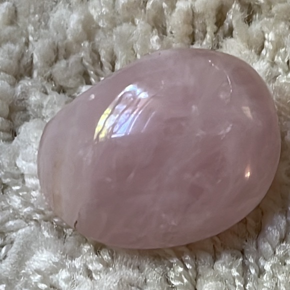 Natural Rose Quartz Palm Stone - Picture 10 of 15